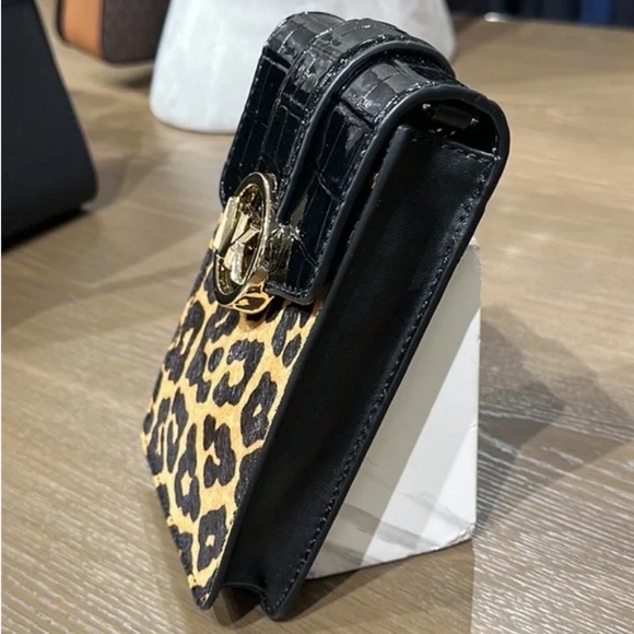 Michael Kors Carmen Leopard Print Logo Small Phone Case Xbody Bag BLACK … - Picture 3 of 15